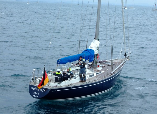 AC33 - Sehkraft - Photocopyright: SailingAnarchy.de