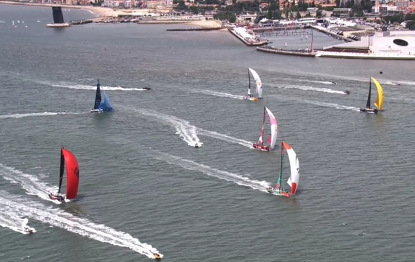 VOR-Leg8 - Inport Race Lissabon - Kringel von TELEFONICA - Photocopyright:  Screenshot VOR - Website