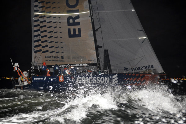 Ericsson 4, skippered by Torben Grael (BRA) finish first on leg 7 from Boston to Galway, crossing the line at 00:54: 22 GMT 24/05/09 - Photocredit: Dave Kneale/Volvo Ocean Race